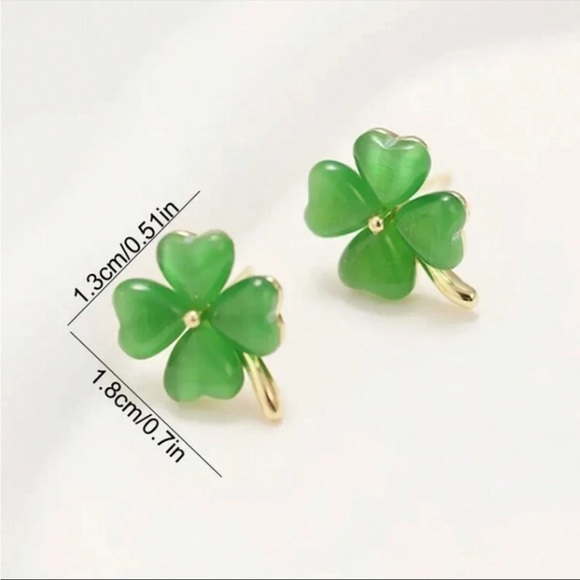Four Leaf Clover Stud Earrings - Picture 6 of 6